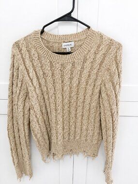 Evereve | Cable Knit Distressed Hem Sweater ✨ Size Medium